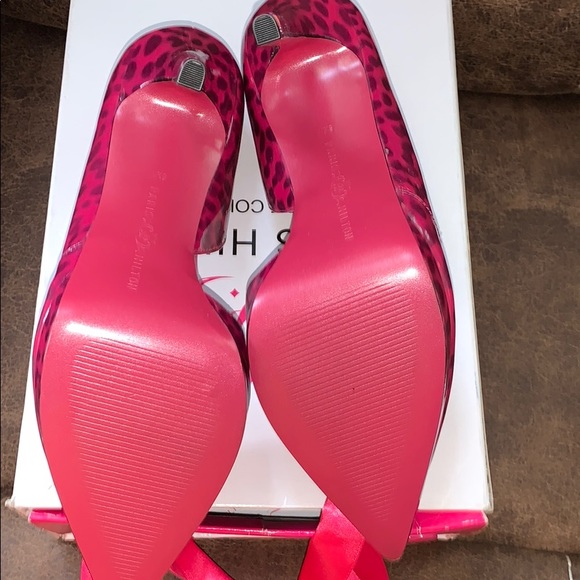 Heels - Picture 3 of 3